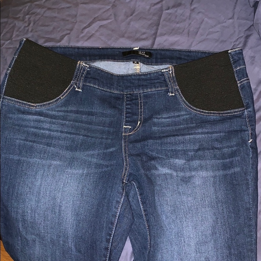 1822 Maternity Jeans with fringed ankles. Size 32.